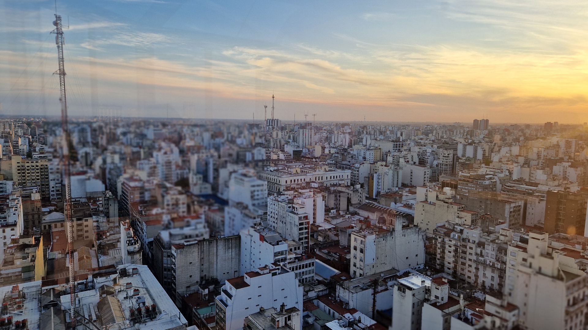 Uitzicht over Buenos Aires bij zonsondergang
